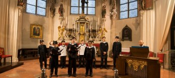 Vienna Boys Choir Concerts at the Hofburg Chapel