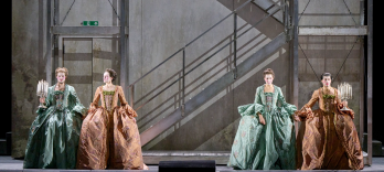 Так поступают все