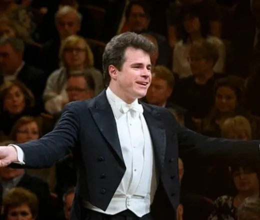 Filarmonica Cehă, Jakub Hrůša